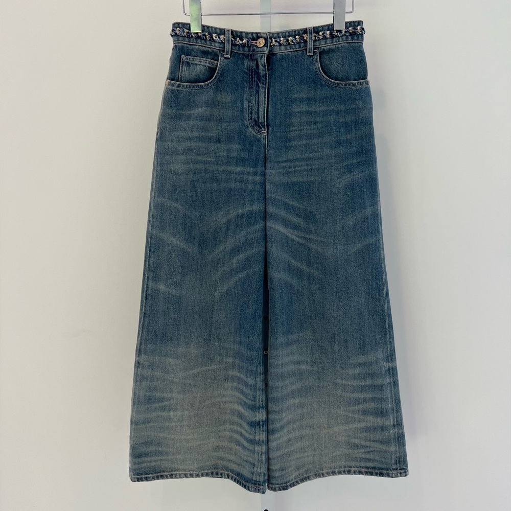 CHANEL 25A BLUE WASH RUNWAY WIDE LEG JEANS SIZE FR 36 / US 4 NWTS DETACHED!